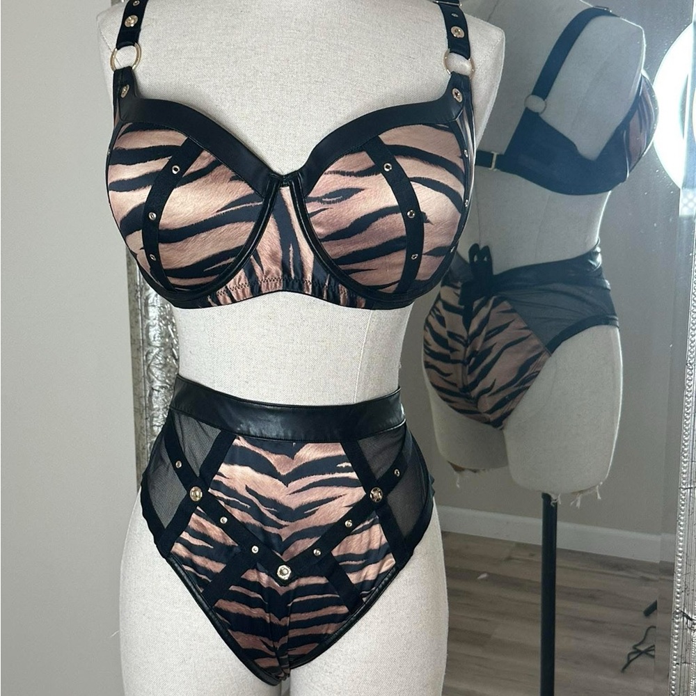 Honey Birdette Betty Set - Animal Print Lingerie Set